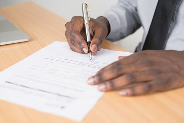Como a certidão negativa de imóvel garante transações seguras